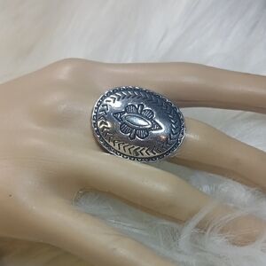 Paparazzi Silver Floral Ring Strech